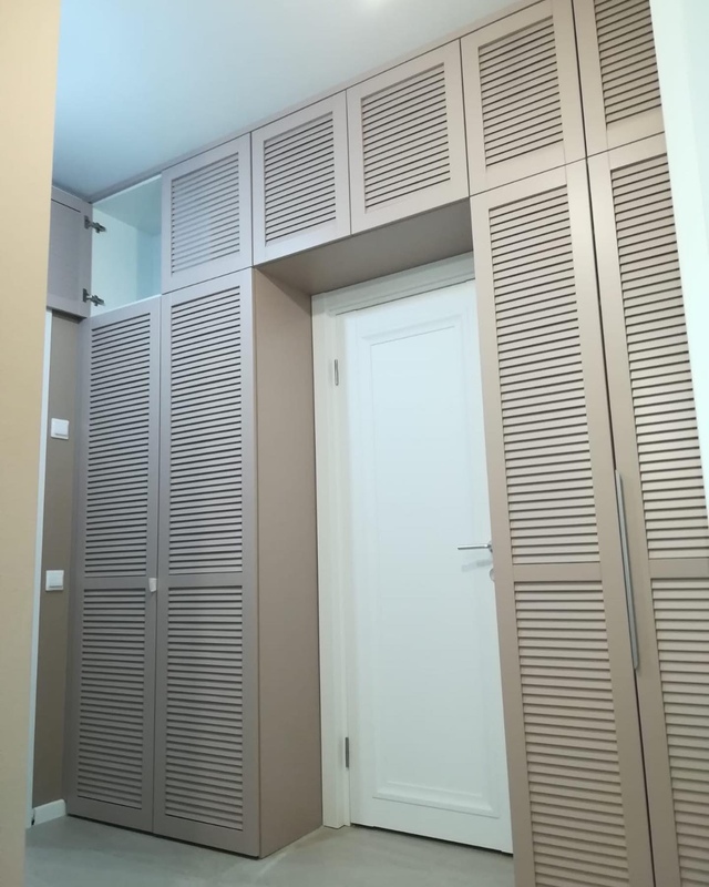 Распашные шкафы-Шкаф с распашными дверями по размеру «Модель 67»-фото1